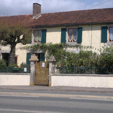 La Maison Jaune Bed & Breakfast Bouresse ภายนอก รูปภาพ