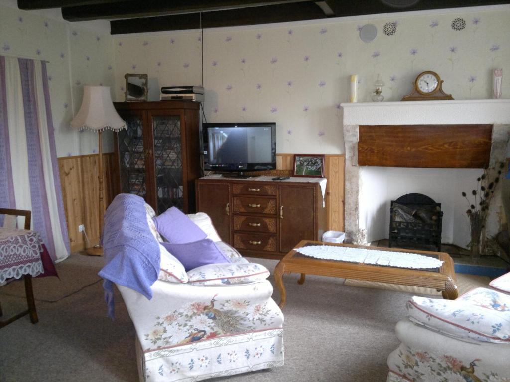 La Maison Jaune Bed & Breakfast Bouresse ภายนอก รูปภาพ